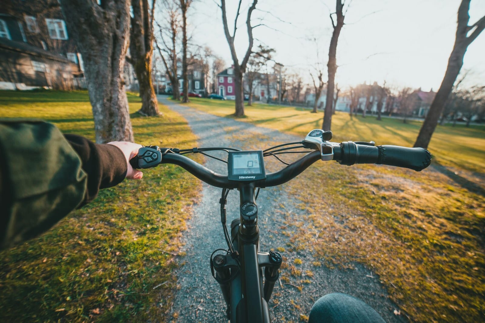 Dviratininkų bendruomenė jungia tūkstančius žmonių. Himiway Bikes/Unsplash nuotrauka