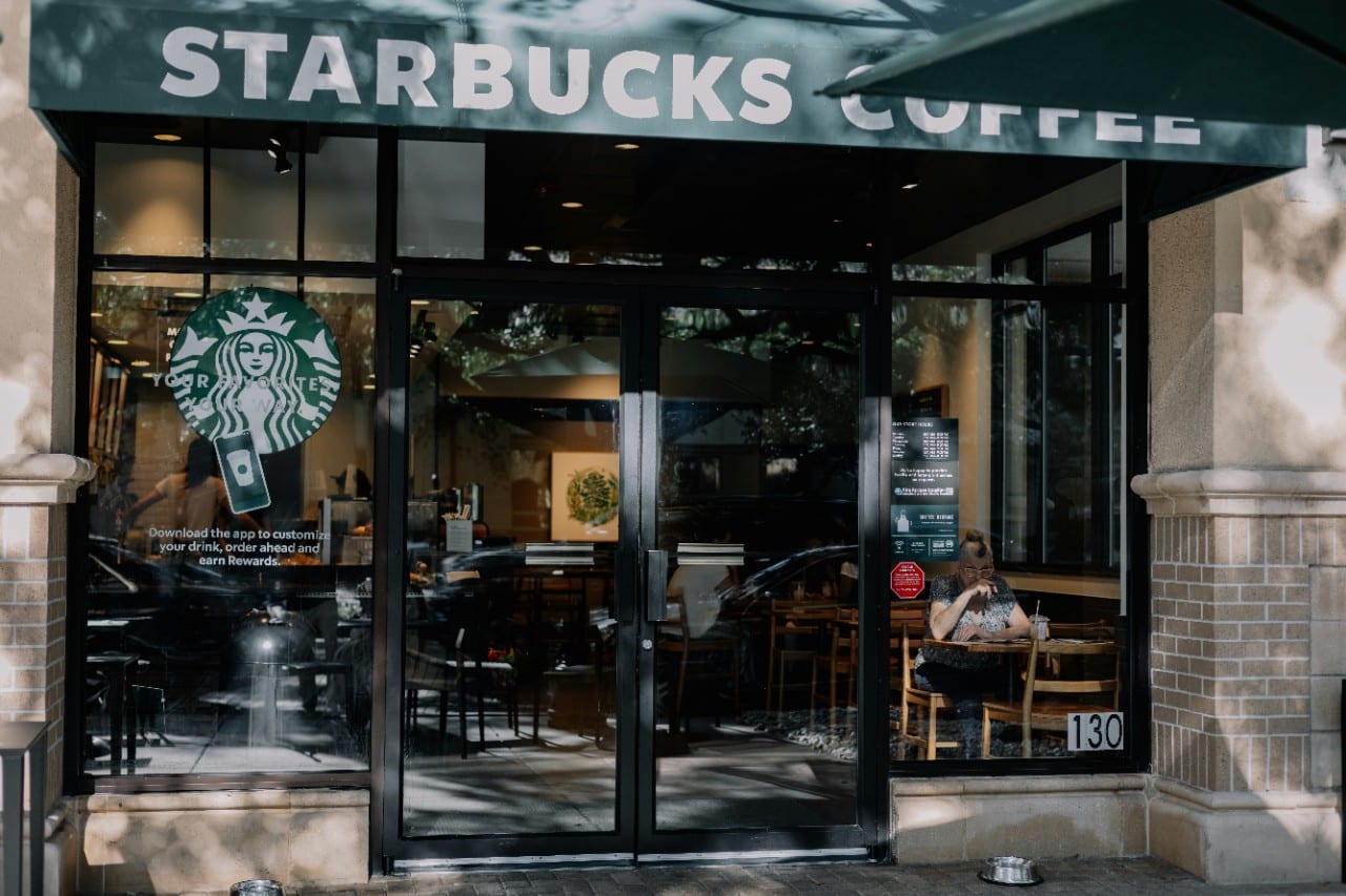 „Starbucks“ kavinė