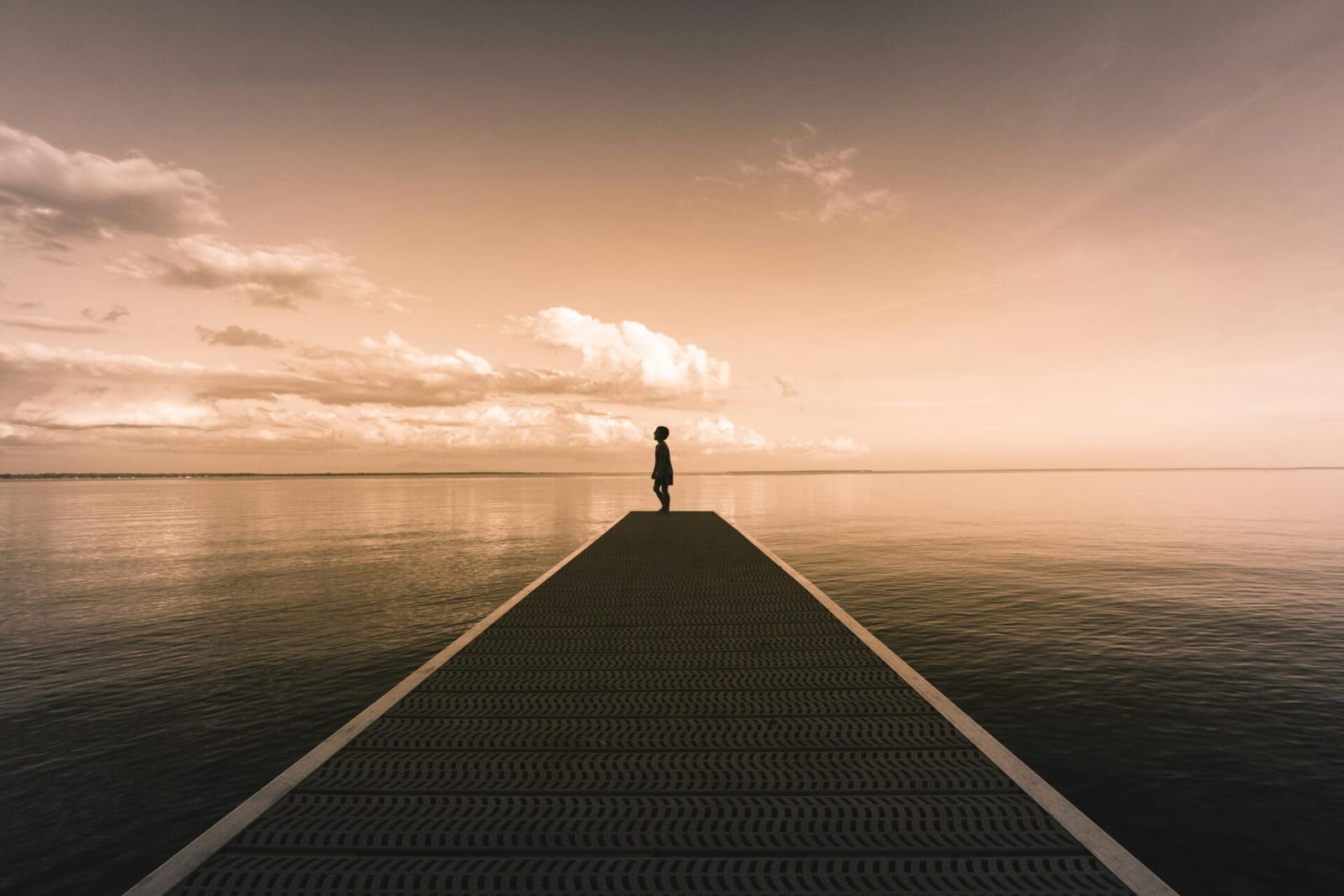 Dainos žodžiai kartais ateina iš sapnų. Evi T/Unsplash nuotrauka