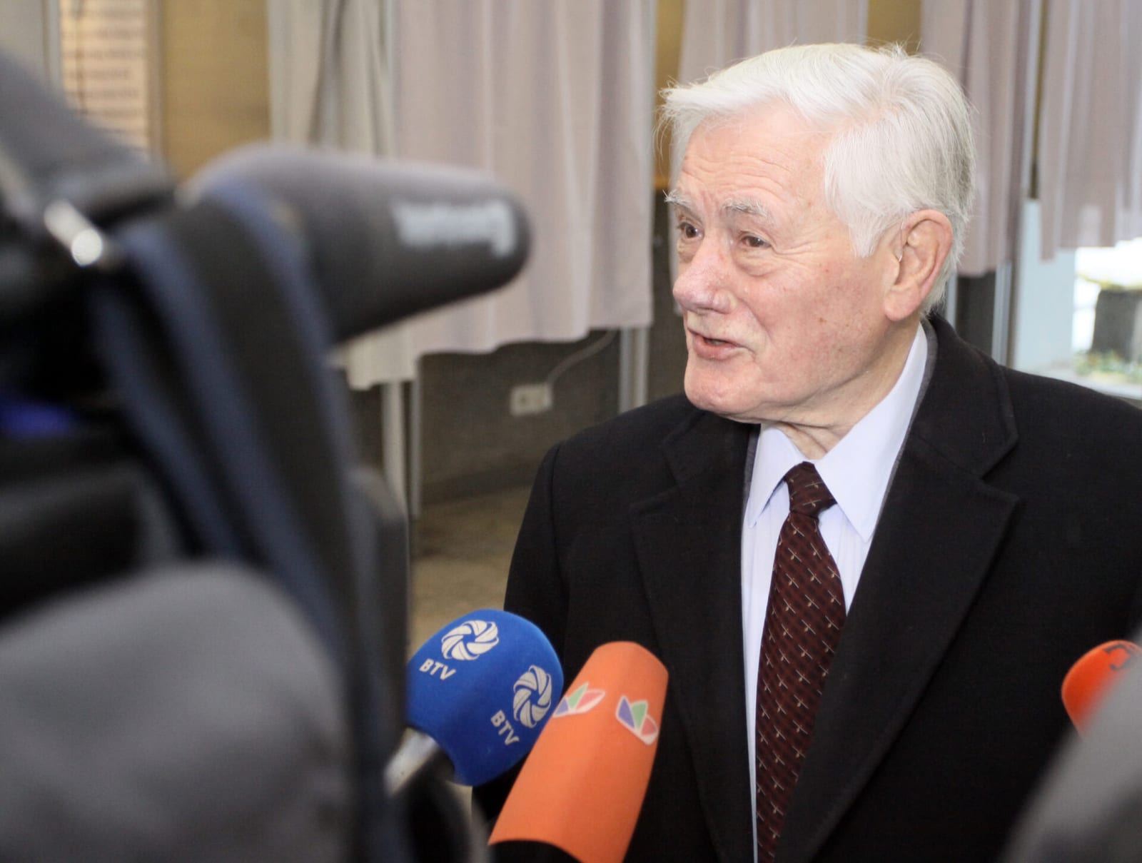 V. Adamkus