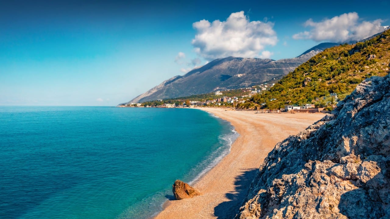 Albanija