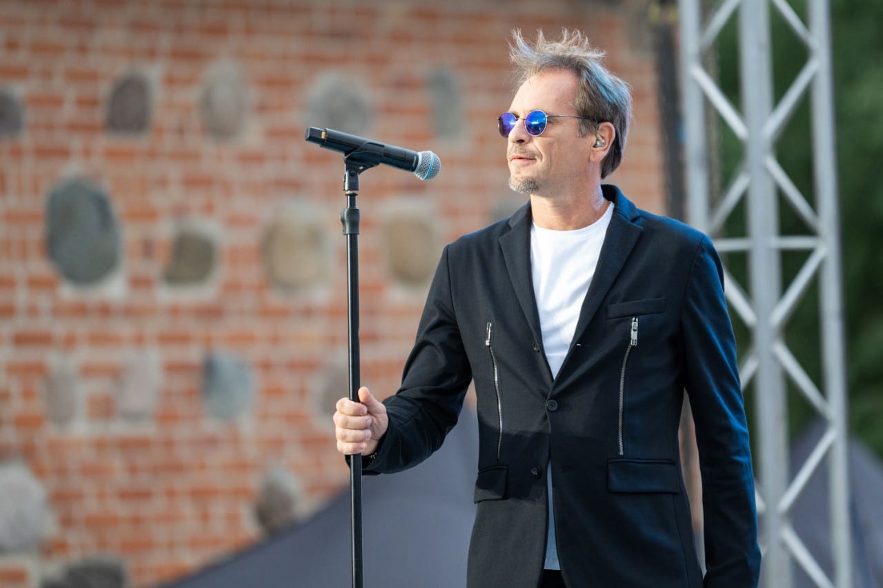 M. Mikutavičius