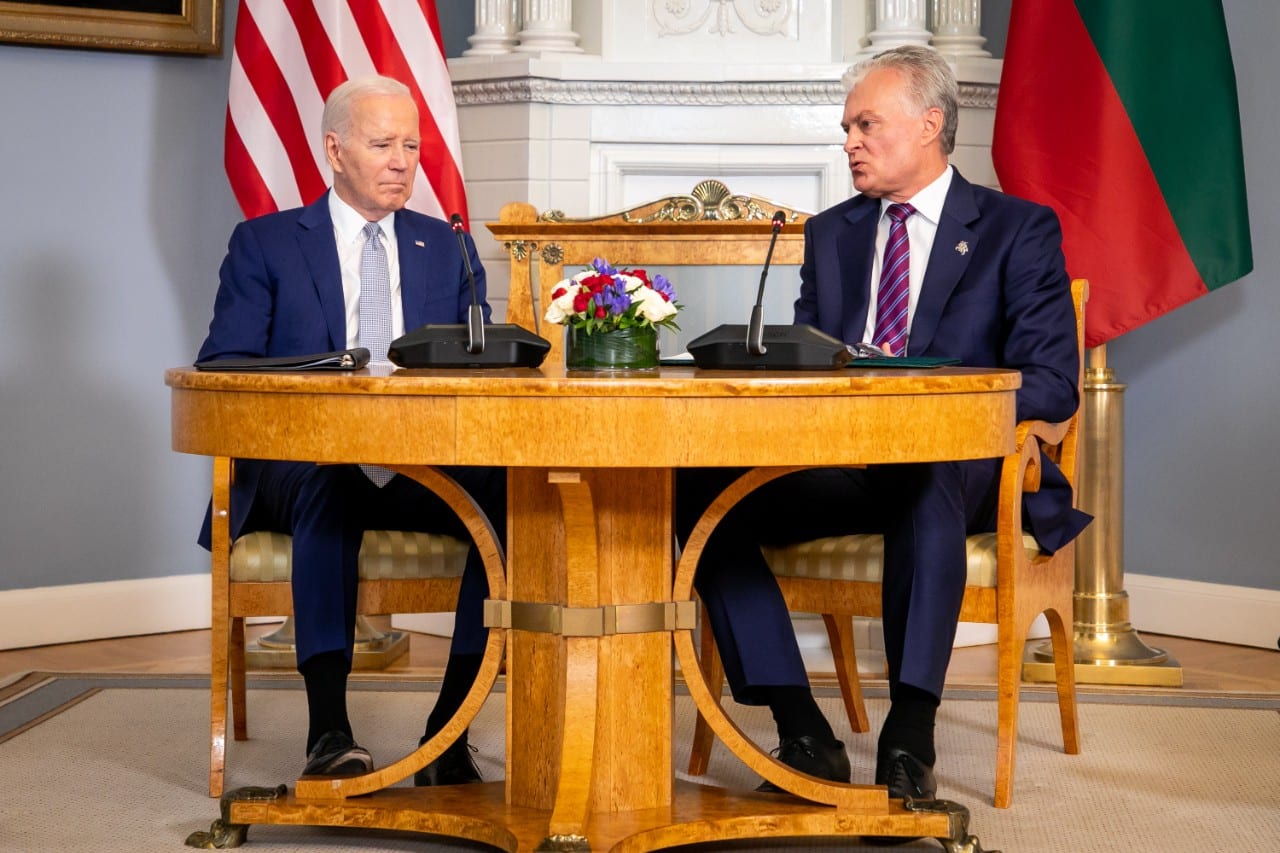 J. Bidenas