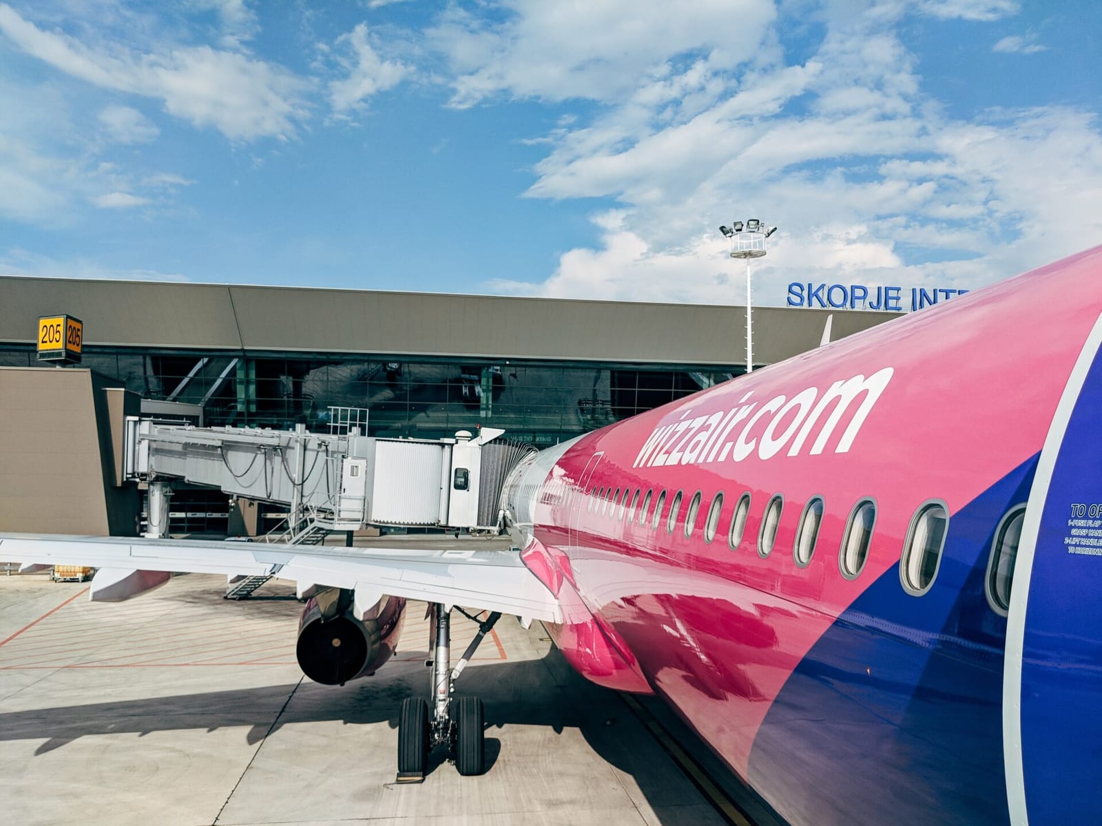 Bendrovė „Wizz Air“ stabdo skrydžius virš Baltarusijos